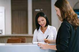 Resident signing lease with agent